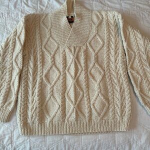 Heavyweight 100% Wool Sweater - size L Unisex